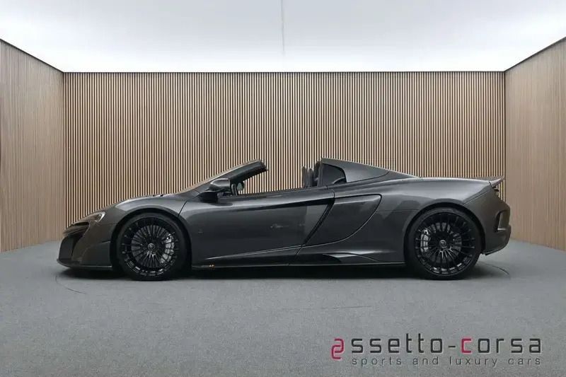 Gris Utilisé 2017 McLaren 675LT Cabriolet | 229 900 € - Image 1/4