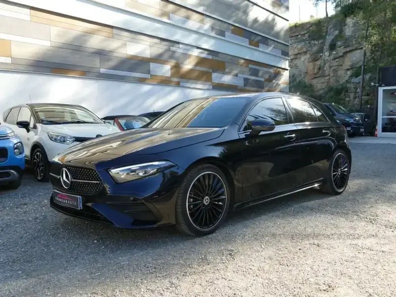 Noir Utilisé 2023 Mercedes A200 Berline | 33 990 € - Image 1/4