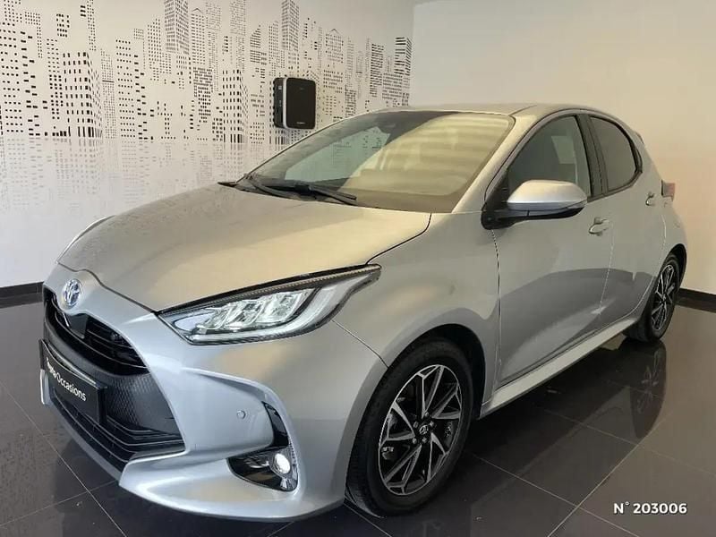 Gris Occasion 2022 Toyota Yaris Hybrid Design | 19 990 € (Super prix) - Image 1/4