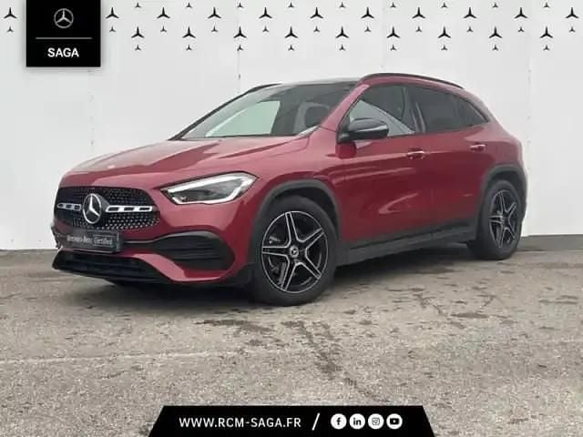 Rouge Occasion 2021 Mercedes GLA200 AMG line SUV | 34 900 € (Bon prix) - Image 1/4