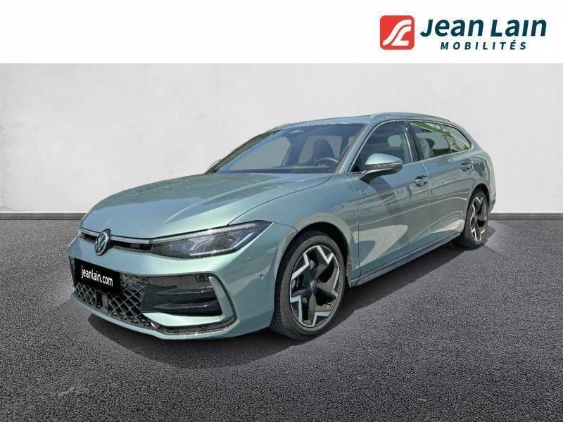 Vert Utilisé 2024 VW Passat R-line Coupé | 43 670 € - Image 1/4