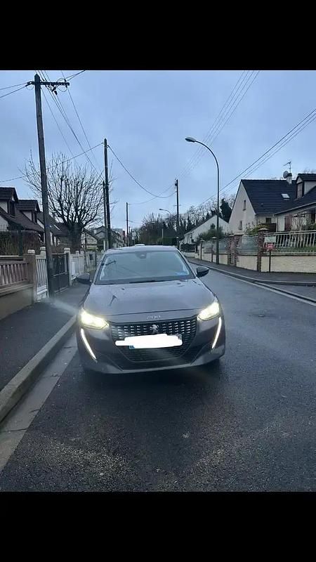 Utilisé 2023 Peugeot 208 Allure Citadine | 13 500 € (Bon prix) - Image 1/4