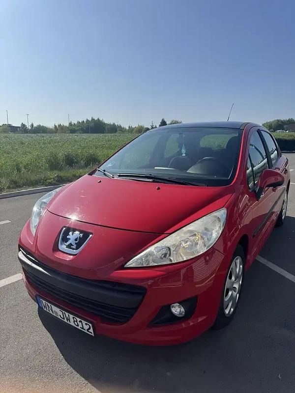 Utilisé 2012 Peugeot 207 Urban Move Berline | 3 950 € (Super prix) - Image 1/4