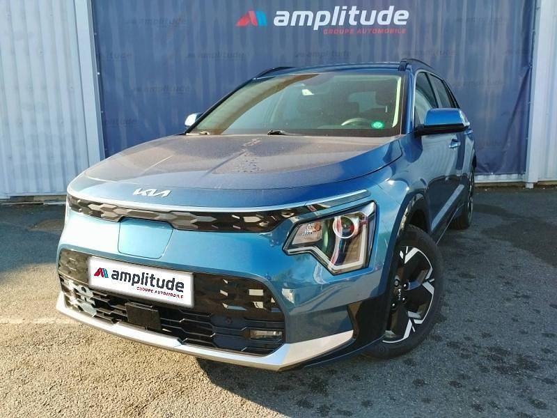 Bleu minã©ral mã©tallisã© Occasion 2023 Kia Niro Active SUV | 24 499 € - Image 1/4