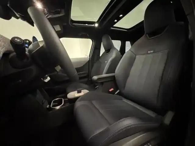 Occasion Mini Cooper Favoured 2024 Indigo sunset blue Citadine