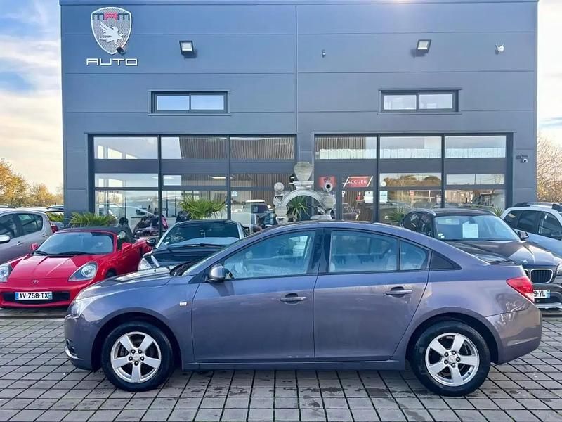 Gris Utilisé 2011 Chevrolet Cruze LS Berline | 6 990 € - Image 1/4