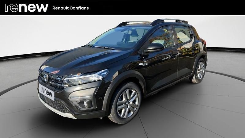 Noir Utilisé 2022 Dacia Sandero Comfort Citadine | 13 980 € (Prix juste) - Image 1/4