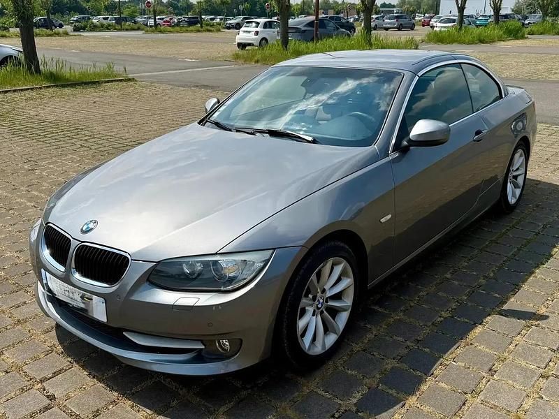 Gris Utilisé 2011 BMW 318 Cabriolet Cabriolet | 9 990 € - Image 1/4