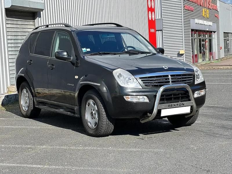 Gris Utilisé 2006 Ssangyong (KGM) Rexton SUV | 1 990 € - Image 1/4