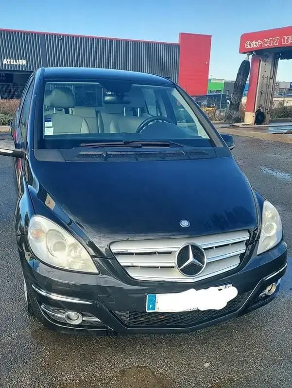 Noir Utilisé 2010 Mercedes B180 Monospace | 2 500 € (Super prix) - Image 1/4