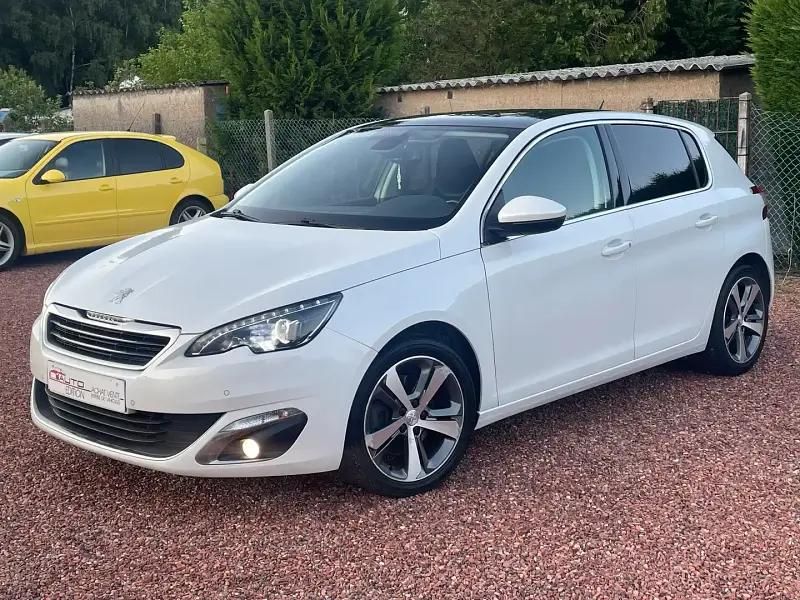 Blanc Utilisé 2016 Peugeot 308 Allure Berline | 7 990 € (Prix juste) - Image 1/4