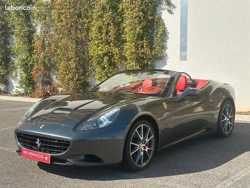 Gris Utilisé 2010 Ferrari California Cabriolet | 126 990 € - Image 1/4