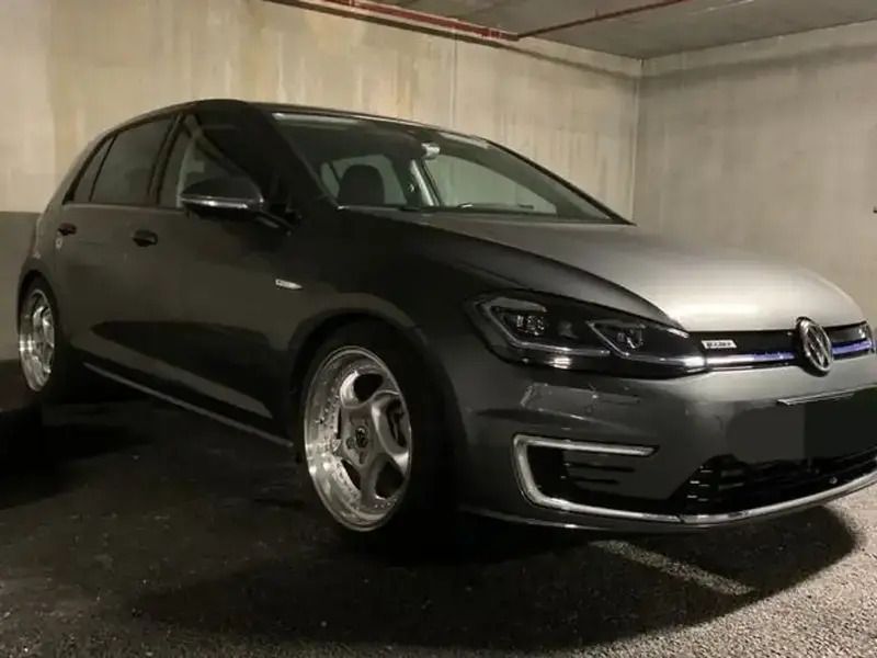 Gris Utilisé 2019 VW e-Golf Citadine | 13 500 € (Bon prix) - Image 1/4