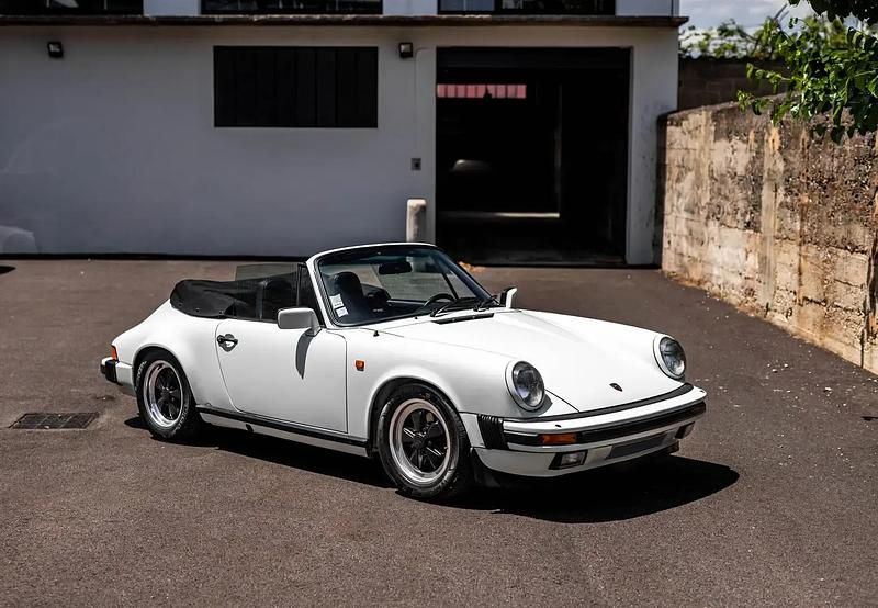 Blanc Occasion 1984 Porsche 911 Carrera Cabriolet Cabriolet | 79 900 € - Image 1/4
