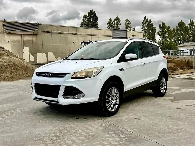 Blanc Utilisé 2013 Ford Kuga Titanium SUV | 9 800 € (Prix juste) - Image 1/4