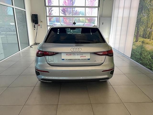 Occasion Audi A3 Design 150 ch (110 kW) 2024 Argent fleuret métallisé