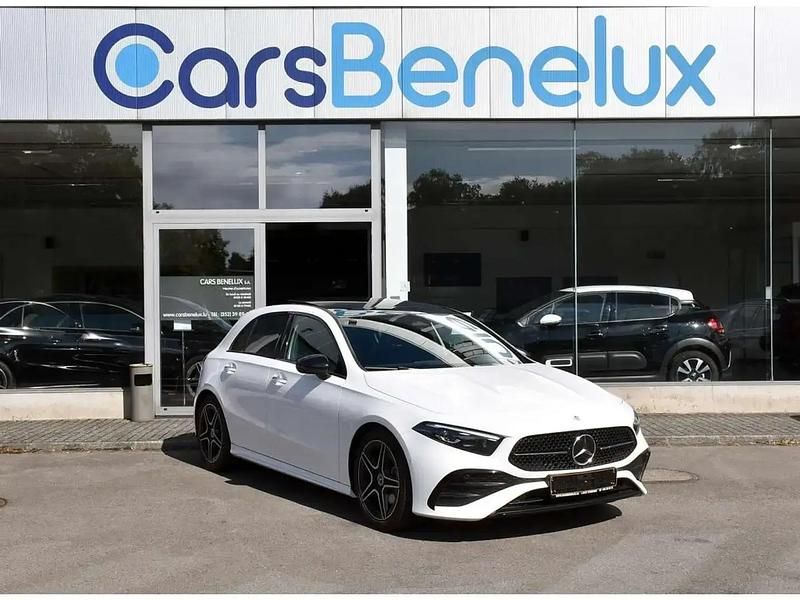 Blanc Utilisé 2025 Mercedes A200 AMG line Berline | 38 441 € (Prix juste) - Image 1/4