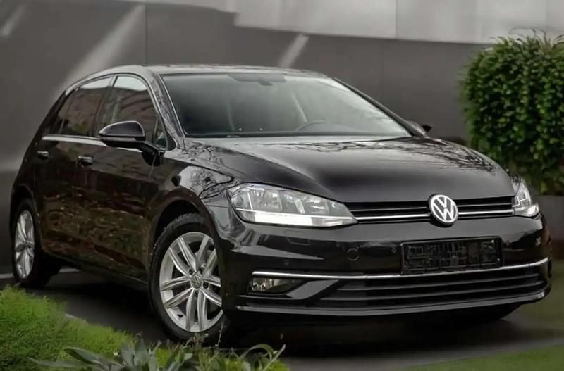 Noir Utilisé 2017 VW Golf VII Highline Berline | 16 990 € (Prix assez cher) - Image 1/4
