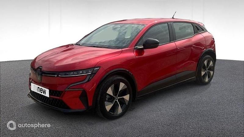 Rouge Utilisé 2022 Renault Mégane Equilibre SUV | 17 987 € (Bon prix) - Image 1/4