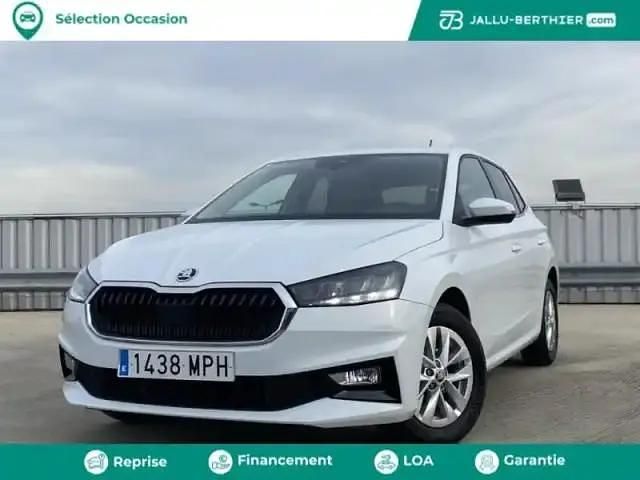 Blanc lune métallisé Occasion 2024 Skoda Fabia Selection Berline | 17 289 € (Prix juste) - Image 1/4