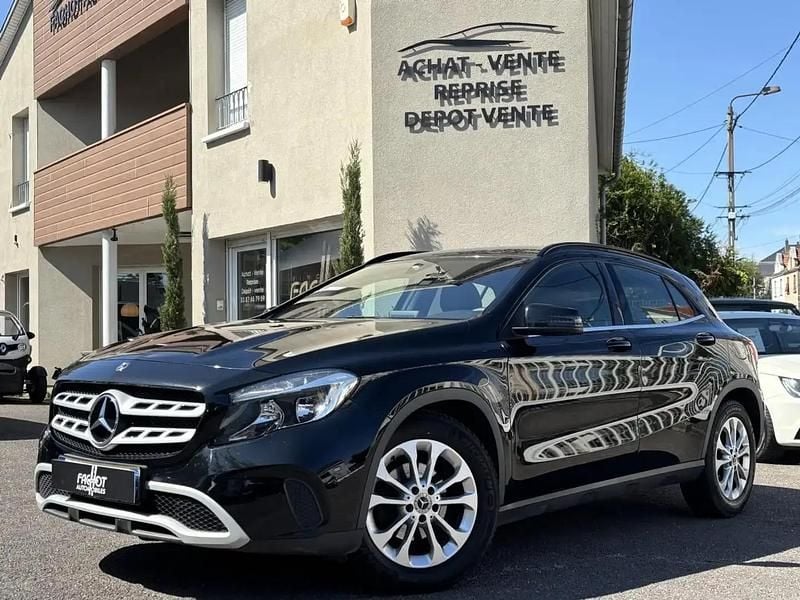 Noir Utilisé 2019 Mercedes GLA200 Business SUV | 21 990 € (Prix juste) - Image 1/4