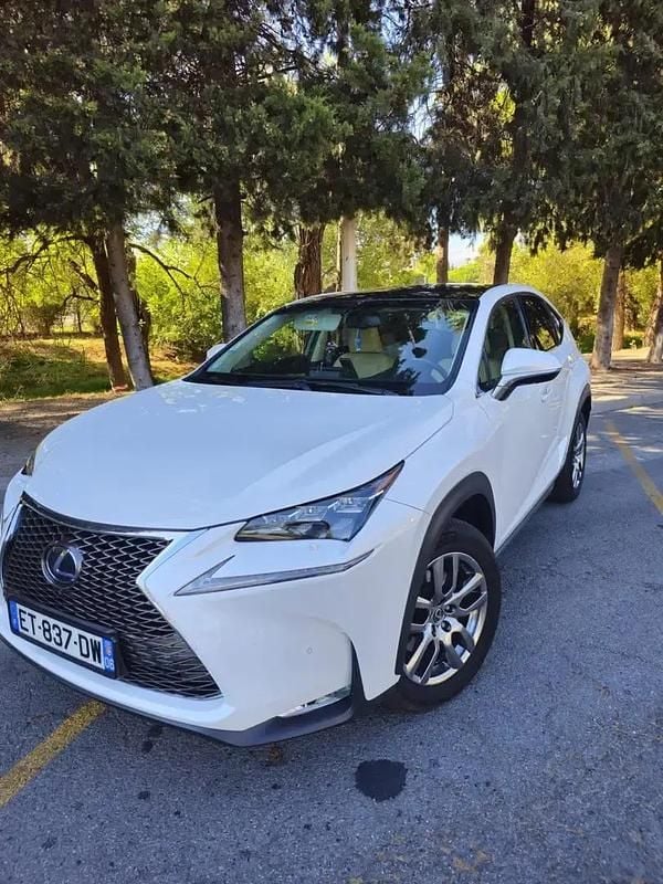 Occasion 2018 Lexus NX300h E-FOUR Luxury Line SUV | 27 500 € (Prix juste) - Image 1/4
