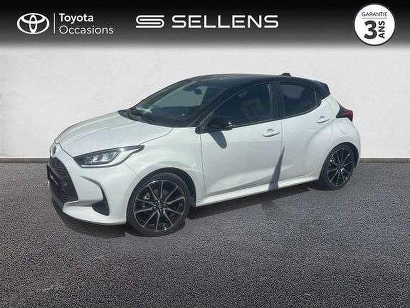 Utilisé 2022 Toyota Yaris Hybrid Sport Berline | 23 480 € (Prix cher) - Image 1/1