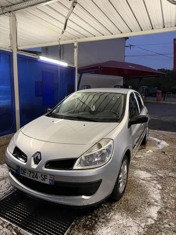 Occasion Renault Clio II Authentique 98 ch (72 kW) 2006 Berline
