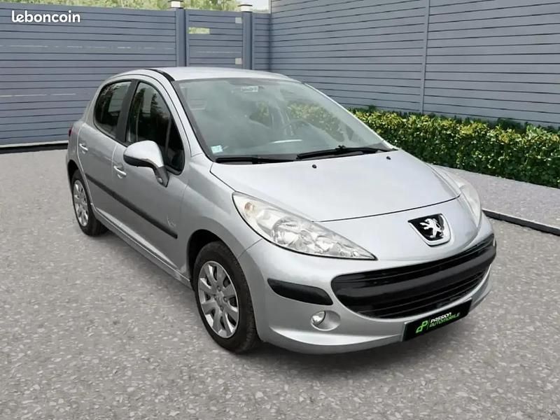 Gris Utilisé 2009 Peugeot 207 Berline | 4 490 € (Prix juste) - Image 1/4