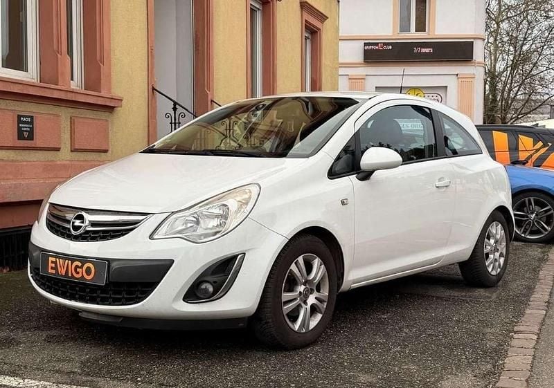 Occasion Opel Corsa Color Edition 95 ch (69 kW) 2011 Blanc Citadine
