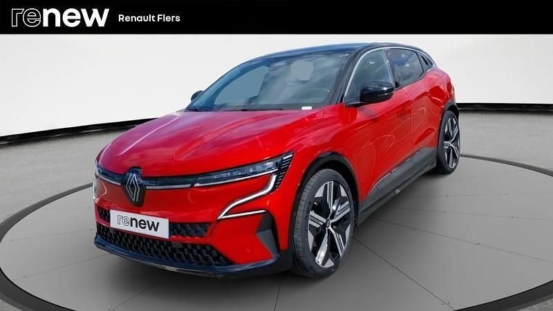 Rouge Occasion 2023 Renault Megane E-Tech Iconic Berline | 27 990 € (Prix juste) - Image 1/4
