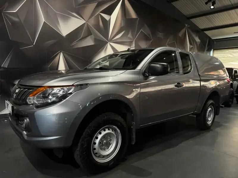 Gris Utilisé 2019 Mitsubishi L200 Inform Pick-up | 26 990 € - Image 1/4