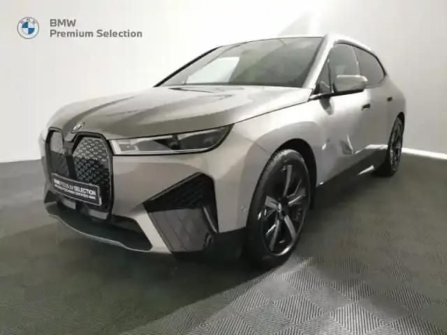 Oxidgrau métallisé Utilisé 2023 BMW iX Comfort Edition SUV | 60 985 € (Bon prix) - Image 1/4