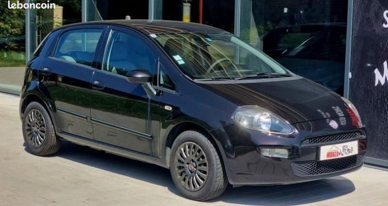Noir Utilisé 2012 Fiat Punto Lounge Citadine | 4 900 € - Image 1/4