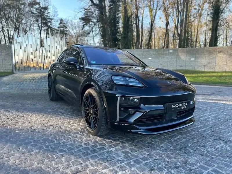 Noir Utilisé 2024 Porsche Macan Turbo SUV | 135 000 € - Image 1/4
