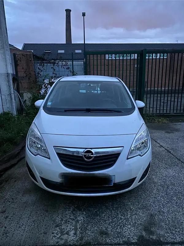 Blanc Utilisé 2013 Opel Meriva Cosmo Monospace | 3 800 € - Image 1/4