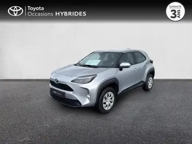 Gris minéral (m) Utilisé 2023 Toyota Yaris Hybrid SUV | 21 980 € (Prix juste) - Image 1/4