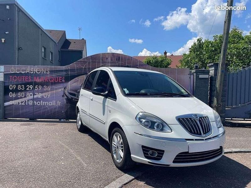 Occasion Lancia Musa Gold 95 ch (69 kW) 2012 Blanc Monospace