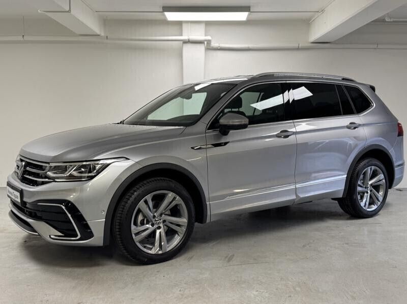 Gris Utilisé 2024 VW Tiguan Allspace R-line SUV | 50 690 € (Prix cher) - Image 1/4