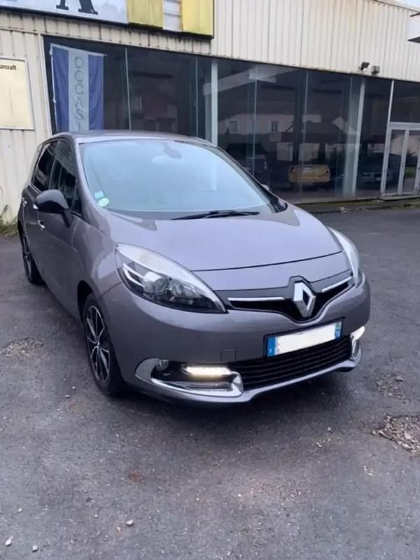 Utilisé 2013 Renault Scénic III Bose Edition Monospace | 6 980 € (Prix juste) - Image 1/4