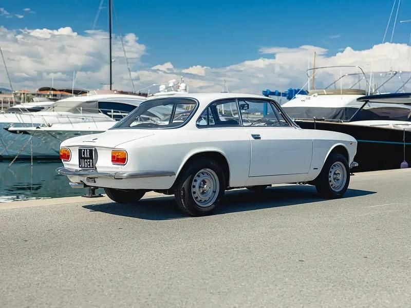 Occasion Alfa Romeo GT Junior 109 ch (80 kW) 1975 Blanc Coupé