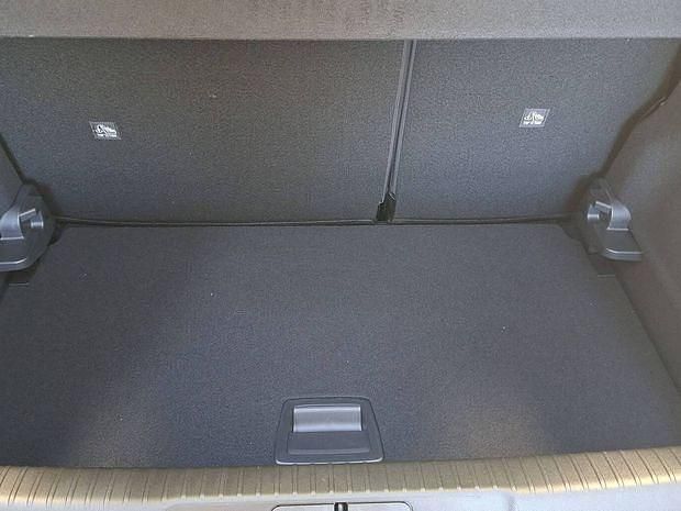 Gris Nouvelle 2025 Opel Mokka-e SUV | 41 800 € - Image 1/4