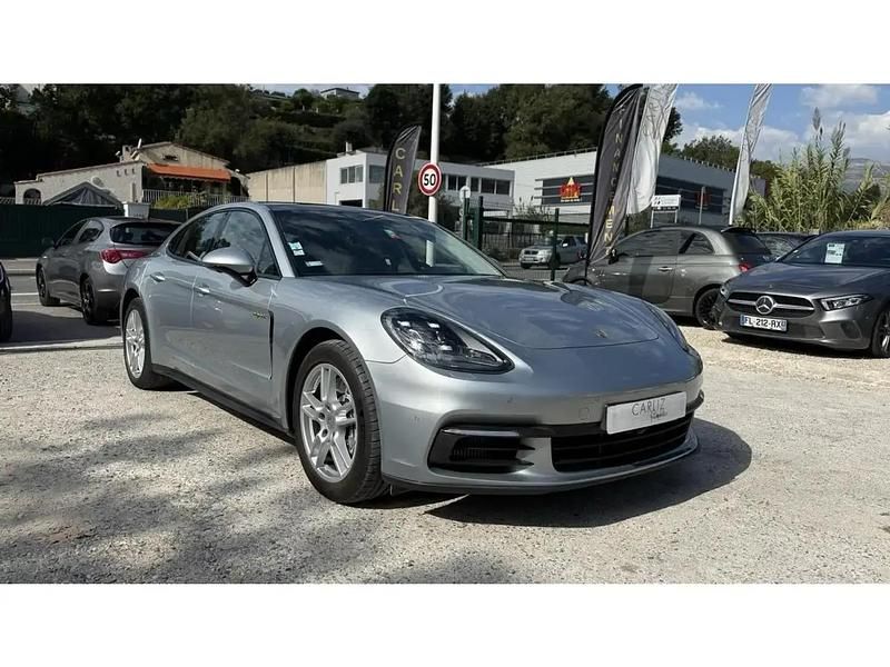 Gris Utilisé 2019 Porsche Panamera 4 Berline | 64 990 € (Prix juste) - Image 1/4