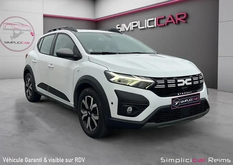 Blanc Occasion 2023 Dacia Sandero Expression Berline | 16 480 € (Prix assez cher) - Image 1/4