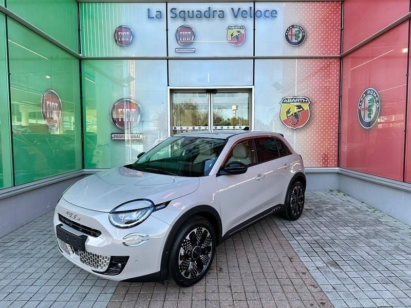 Ice white Utilisé 2025 Fiat 600E La Prima SUV | 29 990 € (Prix juste) - Image 1/4
