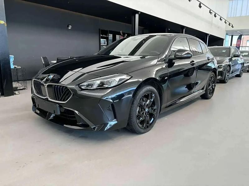 Noir Utilisé 2024 BMW 120 M Sport Citadine | 35 990 € - Image 1/4