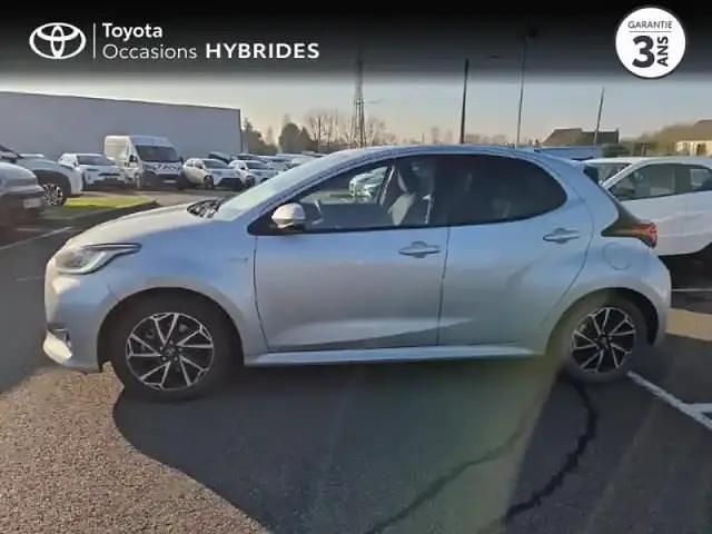 Occasion Toyota Yaris Hybrid Design 116 ch (85 kW) 2021 Gris aluminium (m) Berline