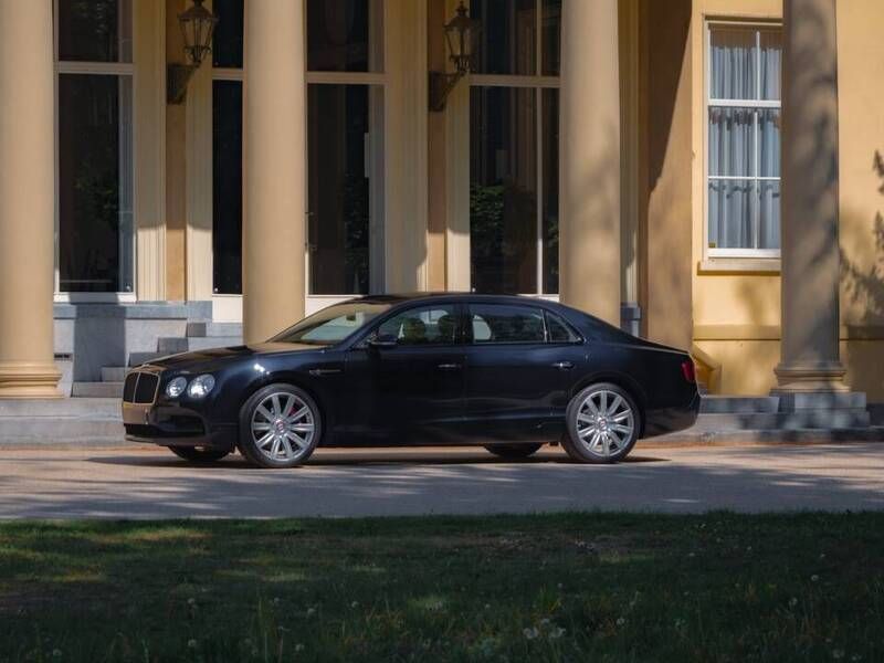 Bleu Utilisé 2017 Bentley Flying Spur Berline | 90 000 € - Image 1/4