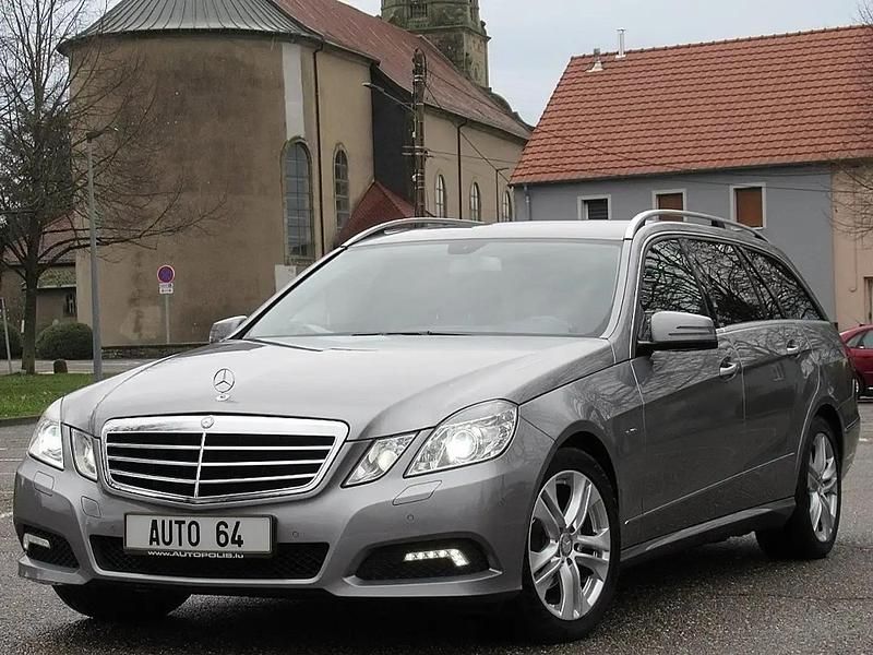 Gris Occasion 2010 Mercedes E220 Avantgarde Break | 12 890 € - Image 1/4