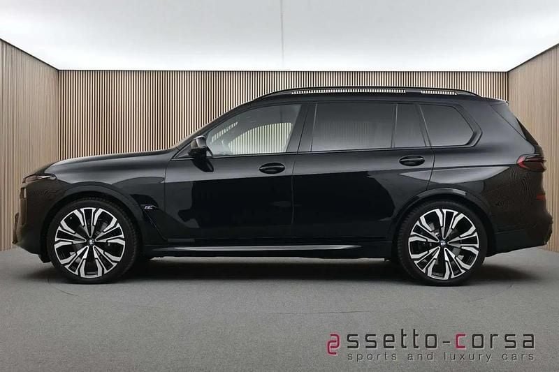 Noir Occasion 2023 BMW X7 Sport Line SUV | 89 900 € - Image 1/4